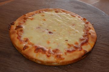 Emly Chilli - Cheese Lover Pizza
